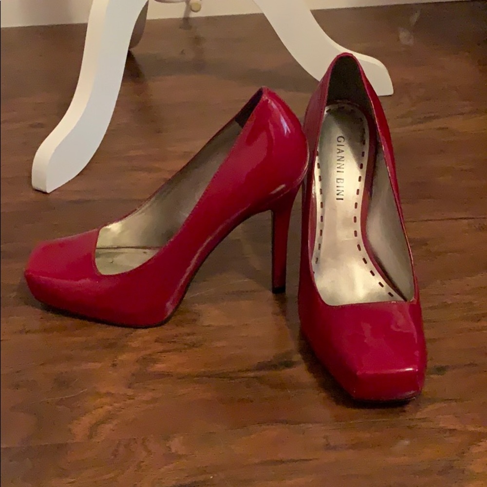 Gianni Bini Red Patent Leather Pumps Gem
